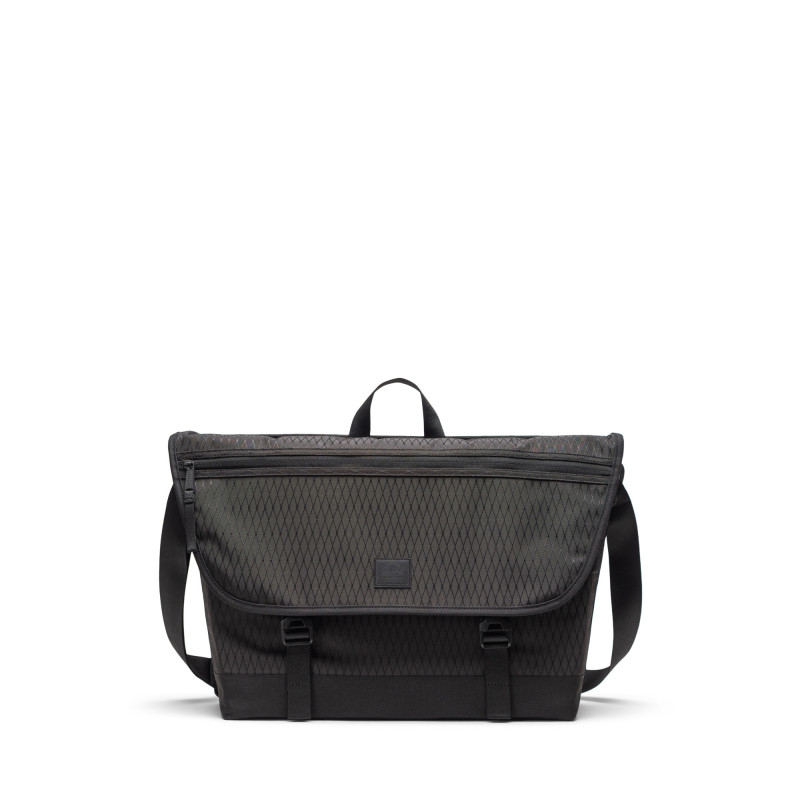 Cove Messenger - 22.5L- Black Diamond/Black
